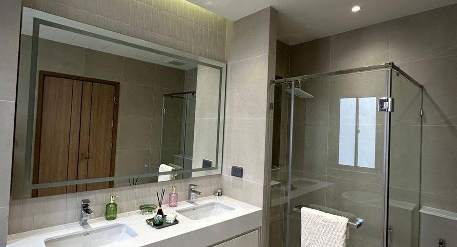 For sale 4 bedrooms villa in East Pattaya, Pattaya