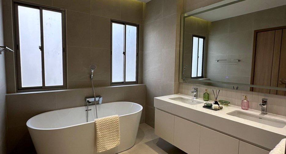 For sale 4 bedrooms villa in East Pattaya, Pattaya