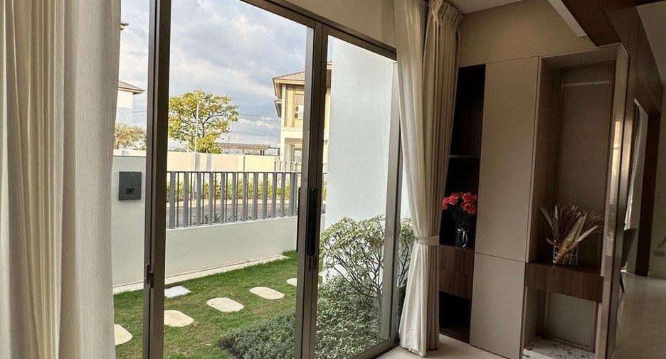 For sale 4 bedrooms villa in East Pattaya, Pattaya