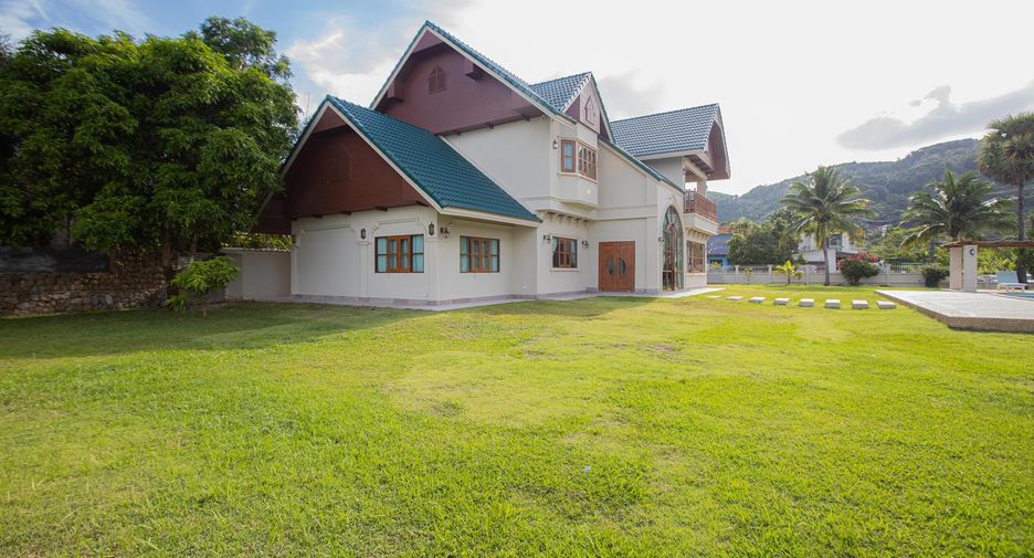 Villa zum Kauf mit 5 Zimmer in Mueang Phuket, Phuket