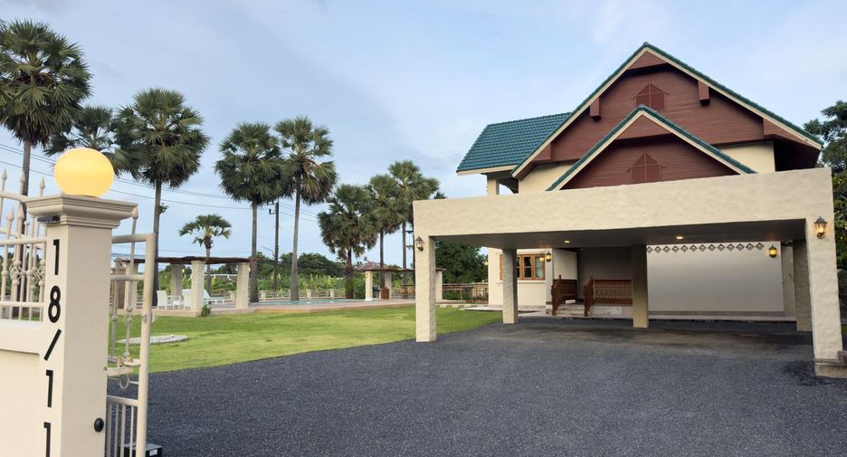 Villa zum Kauf mit 5 Zimmer in Mueang Phuket, Phuket