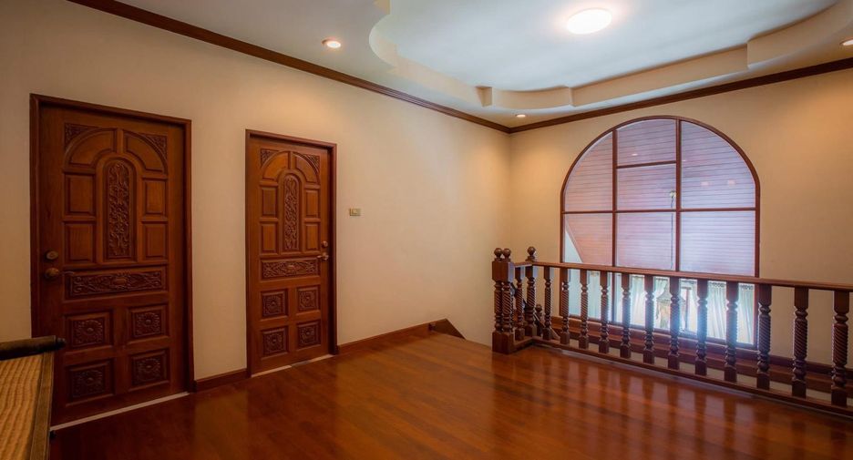Villa zum Kauf mit 5 Zimmer in Mueang Phuket, Phuket
