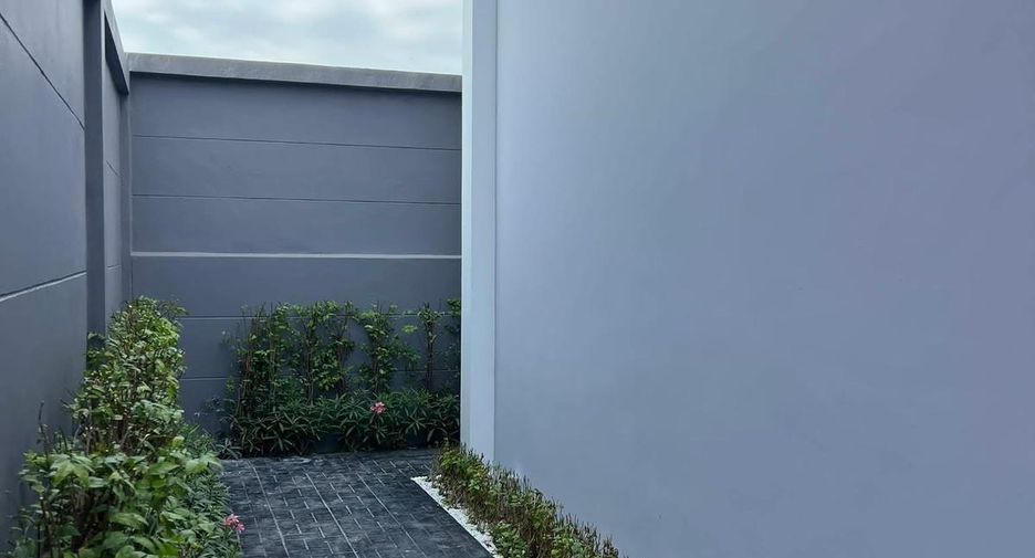 For sale 4 bedrooms villa in East Pattaya, Pattaya