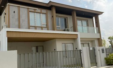 Villa zum Kauf mit 4 Zimmer in East Pattaya, Pattaya