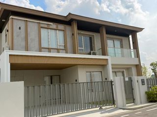 For sale 4 bedrooms villa in Bang Lamung, Chonburi