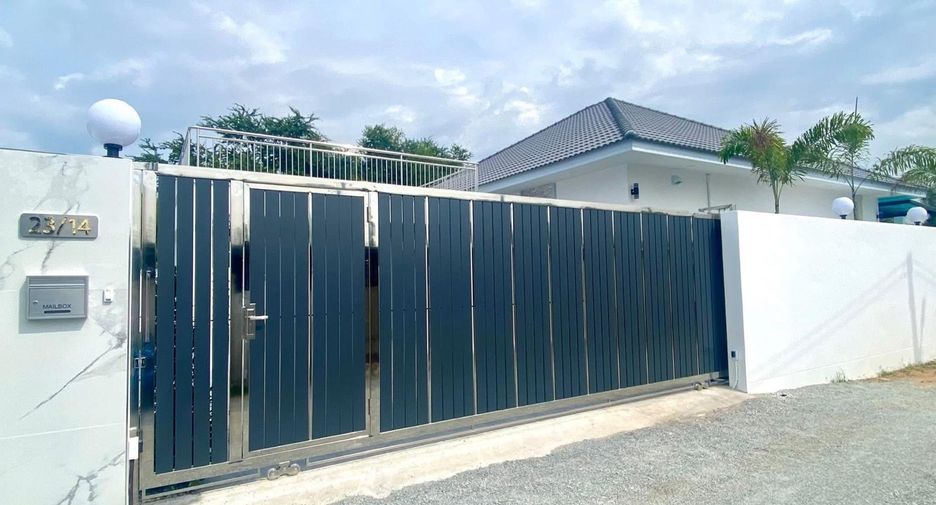 For sale 3 bedrooms villa in East Pattaya, Pattaya