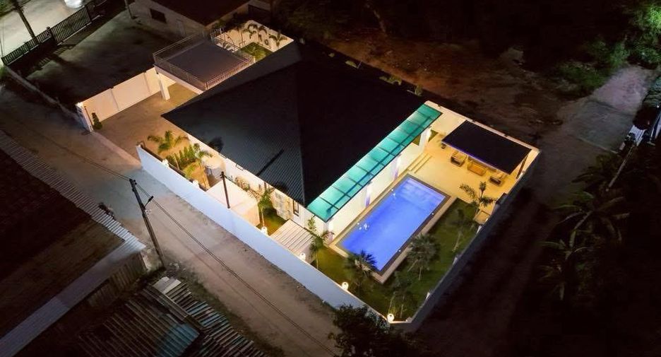 For sale 3 bedrooms villa in East Pattaya, Pattaya