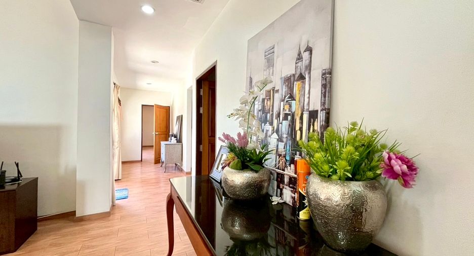 À vendre 4 chambres villa à South Pattaya, Pattaya