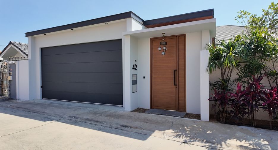 For sale 3 bedrooms villa in East Pattaya, Pattaya