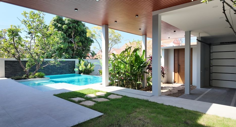 For sale 3 bedrooms villa in East Pattaya, Pattaya