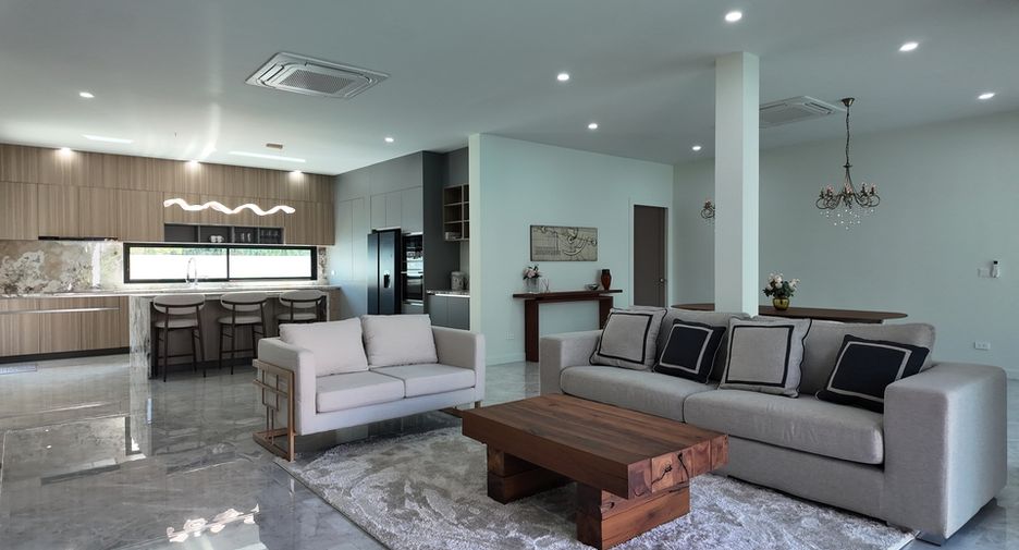For sale 3 bedrooms villa in East Pattaya, Pattaya