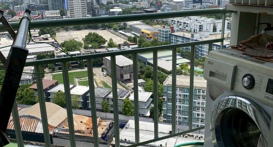 For rent 1 bed condo in Huai Khwang, Bangkok