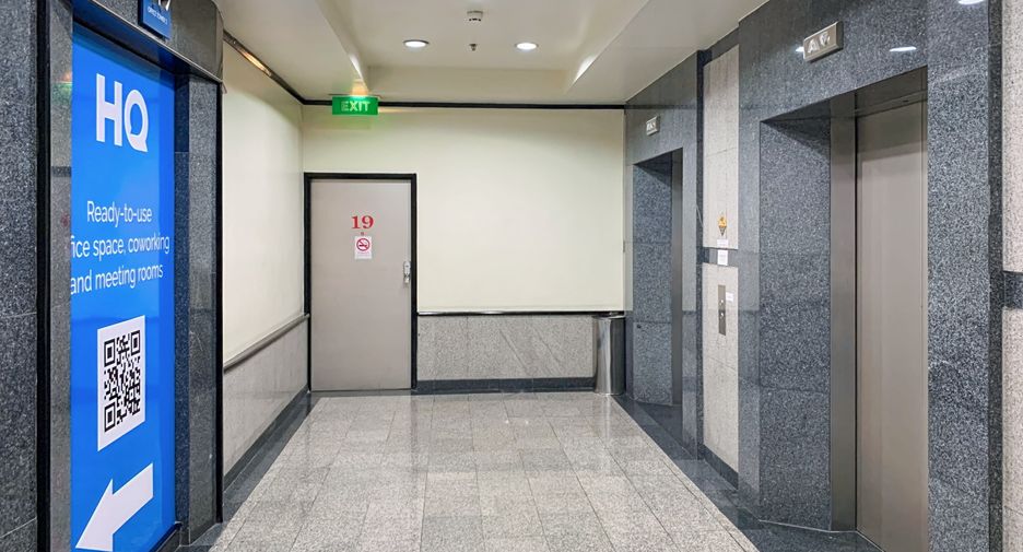 For rent office in Yan Nawa, Bangkok