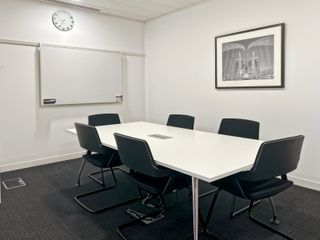 Büro zur Miete in Huai Khwang, Bangkok