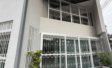 For rent 5 bedrooms townhouse in Mueang Chiang Mai, Chiang Mai