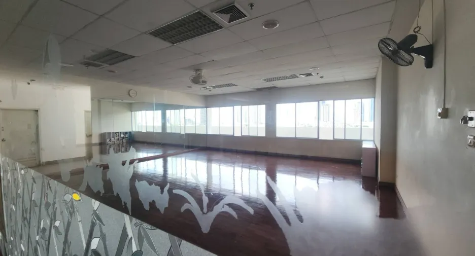 For rent studio condo in Khlong San, Bangkok