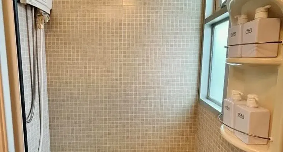 For rent 2 bedrooms condo in Huai Khwang, Bangkok