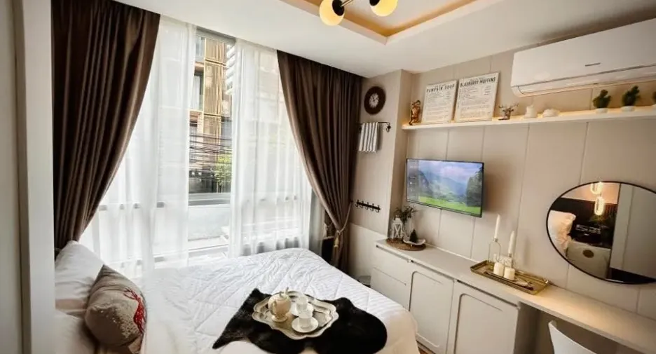 For rent 2 bedrooms condo in Huai Khwang, Bangkok