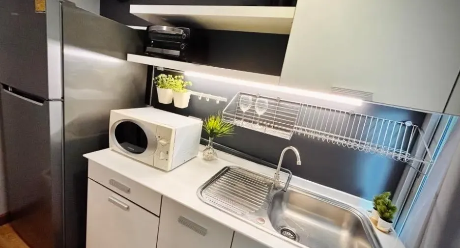 For rent 2 bedrooms condo in Huai Khwang, Bangkok