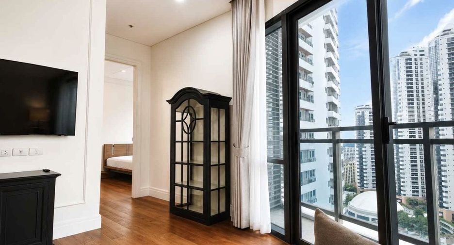For rent 2 bedrooms condo in Khlong Toei, Bangkok