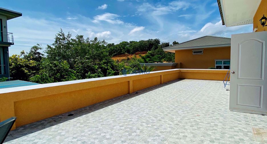 Casa en alquiler de 5 habitaciones en East Pattaya, Pattaya