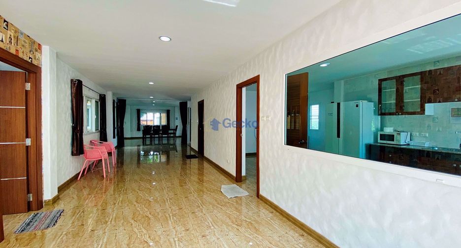 Casa en alquiler de 5 habitaciones en East Pattaya, Pattaya
