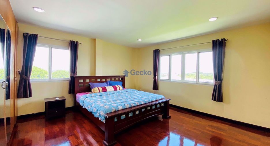 Casa en alquiler de 5 habitaciones en East Pattaya, Pattaya