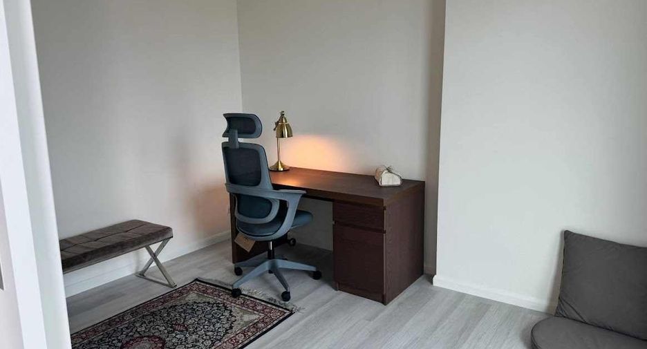 For rent 3 bedrooms condo in Sathon, Bangkok