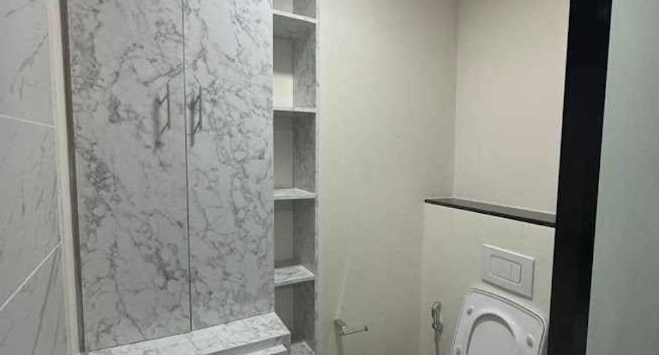 For rent 3 bedrooms condo in Sathon, Bangkok