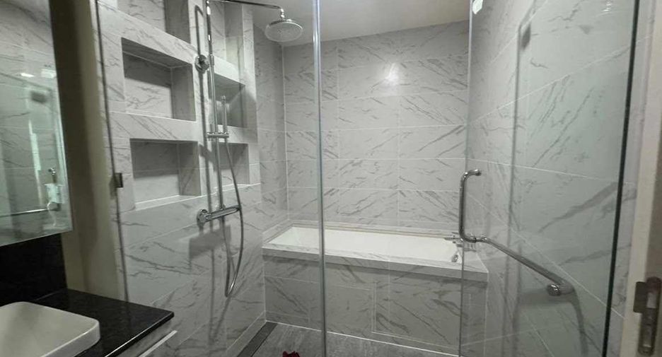 For rent 3 bedrooms condo in Sathon, Bangkok