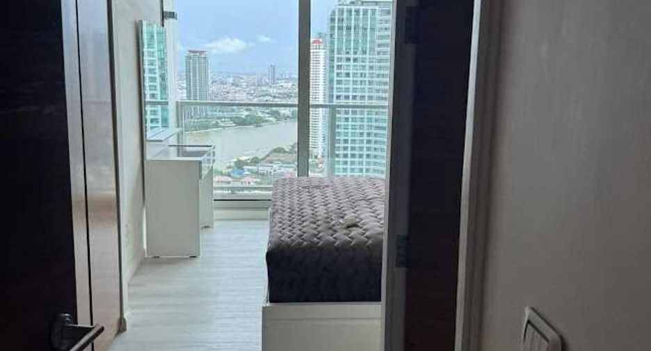 For rent 3 bedrooms condo in Sathon, Bangkok