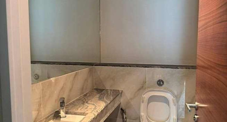 For rent 3 bedrooms condo in Sathon, Bangkok