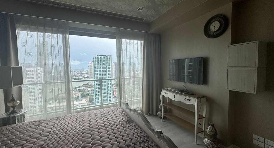 For rent 3 bedrooms condo in Sathon, Bangkok