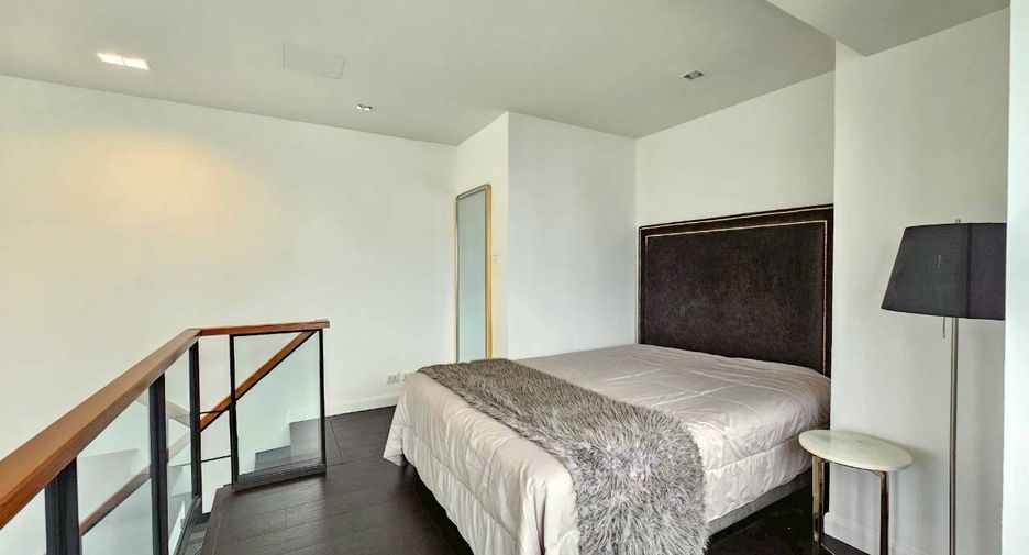 For rent 1 bed condo in Khlong Toei, Bangkok
