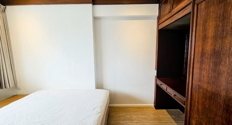 Condo en alquiler de 3 habitaciones en Watthana, Bangkok