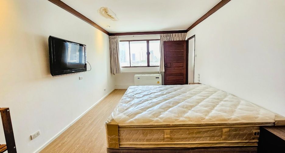 Condo en alquiler de 3 habitaciones en Watthana, Bangkok