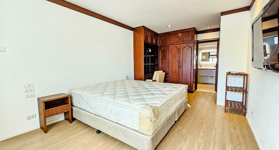 Condo en alquiler de 3 habitaciones en Watthana, Bangkok