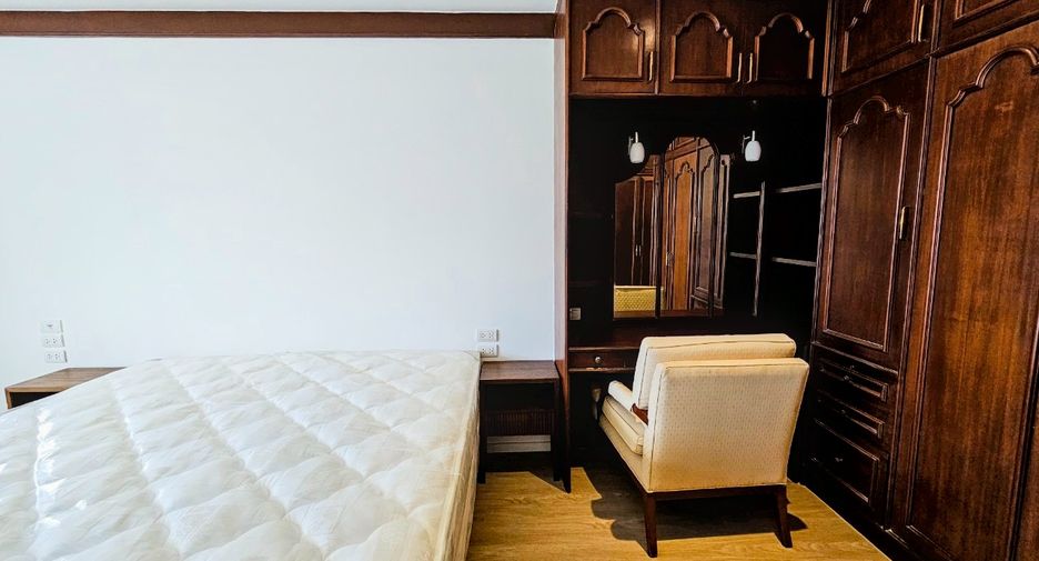 Condo en alquiler de 3 habitaciones en Watthana, Bangkok