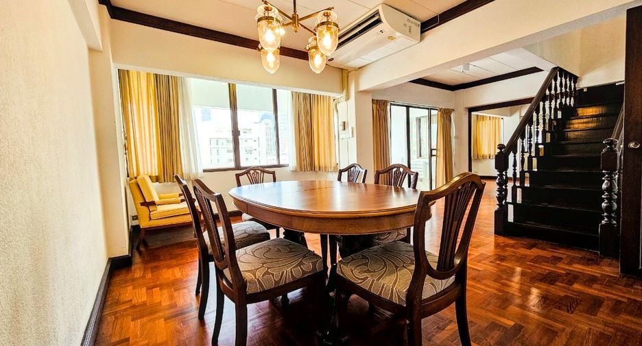 Condo en alquiler de 3 habitaciones en Watthana, Bangkok