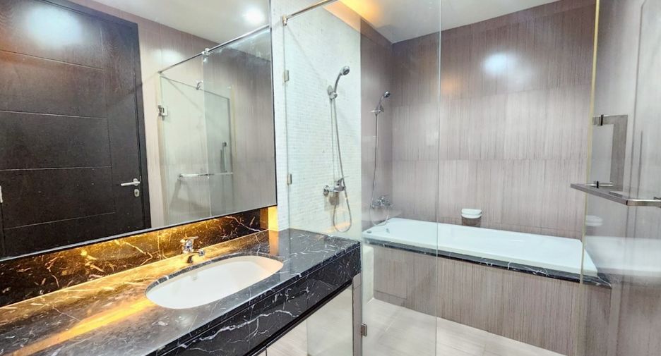 For rent 2 bedrooms condo in Watthana, Bangkok
