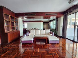 À louer 3 chambres condo à Khlong Toei, Bangkok