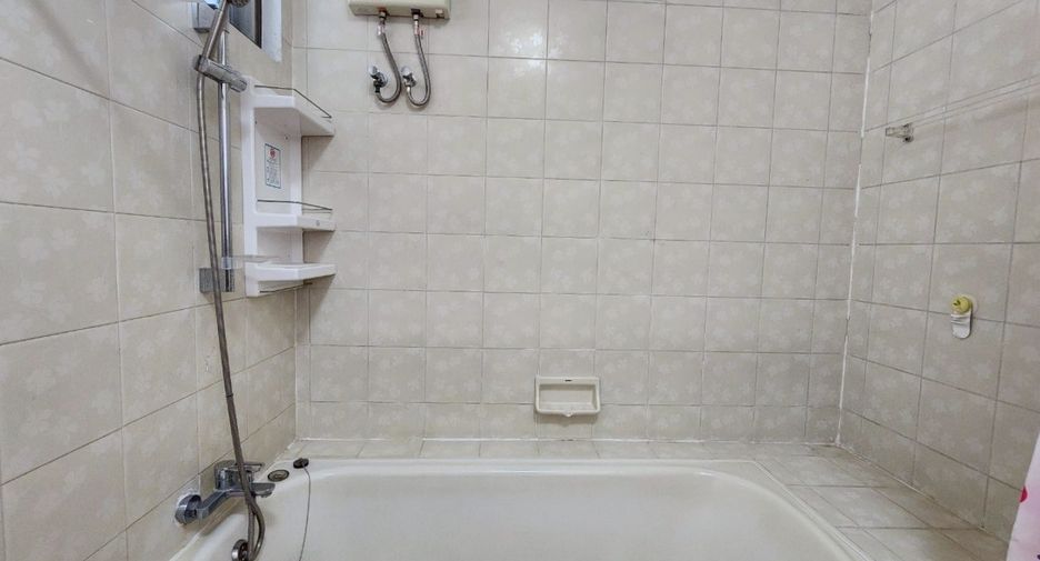 Condo en alquiler de 3 habitaciones en Khlong Toei, Bangkok