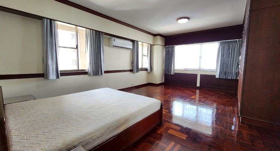 Condo en alquiler de 3 habitaciones en Khlong Toei, Bangkok