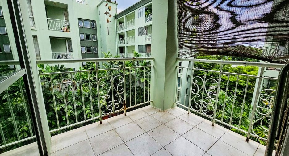For rent 2 bedrooms condo in Watthana, Bangkok