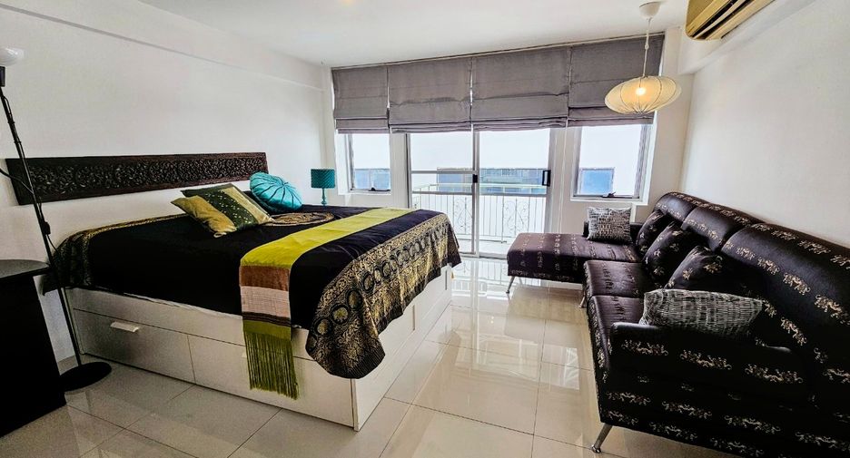 For rent 2 bedrooms condo in Watthana, Bangkok