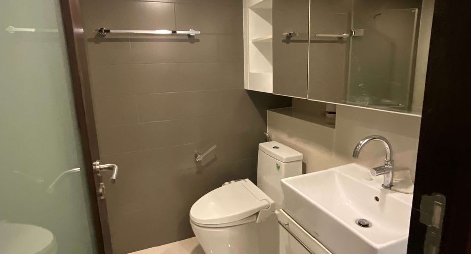 For rent 1 bed condo in Khlong Toei, Bangkok