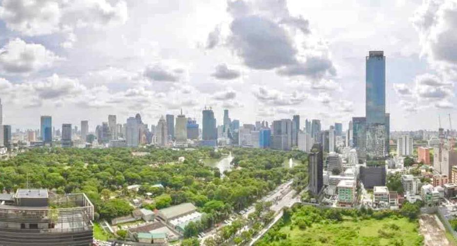 For rent 3 bedrooms condo in Pathum Wan, Bangkok
