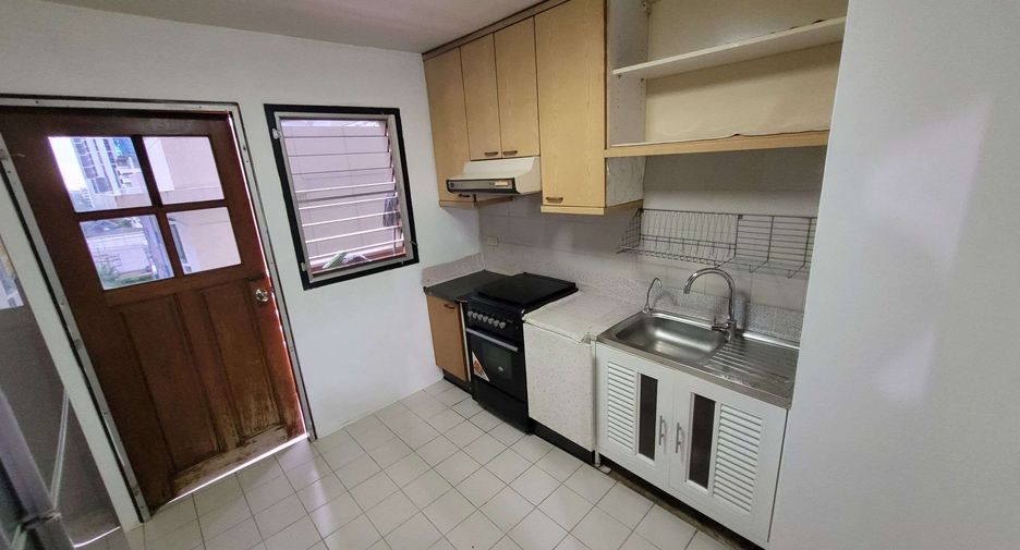 Wohnung zur Miete mit 2 Zimmer in Watthana, Bangkok