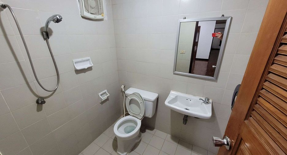 Wohnung zur Miete mit 2 Zimmer in Watthana, Bangkok