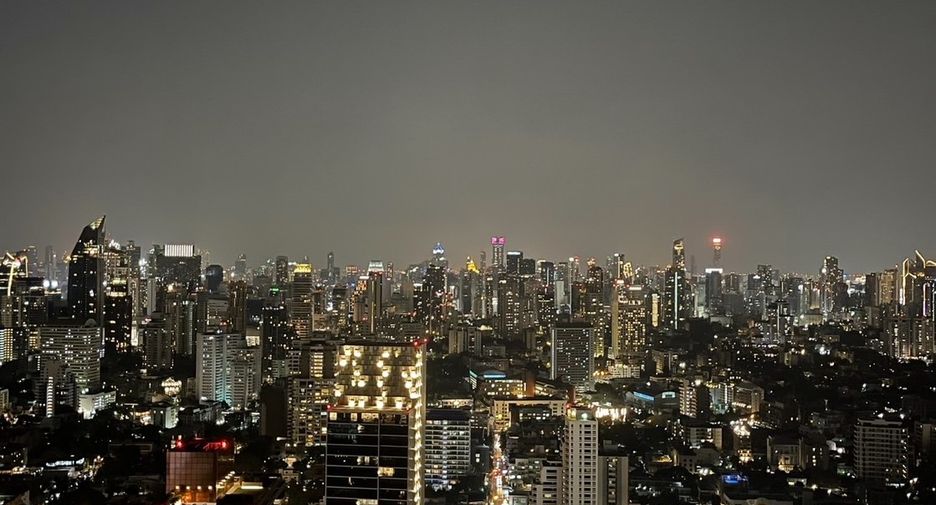 For rent 2 bedrooms condo in Watthana, Bangkok